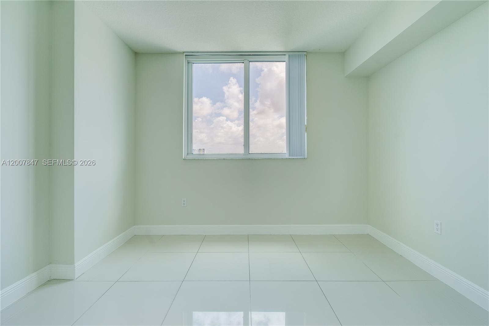 TERRAZAS RIVERPARK VILLAG - Residential