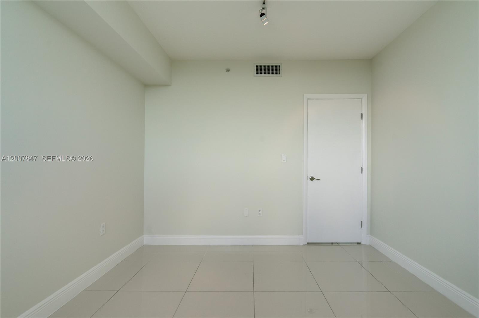 TERRAZAS RIVERPARK VILLAG - Residential