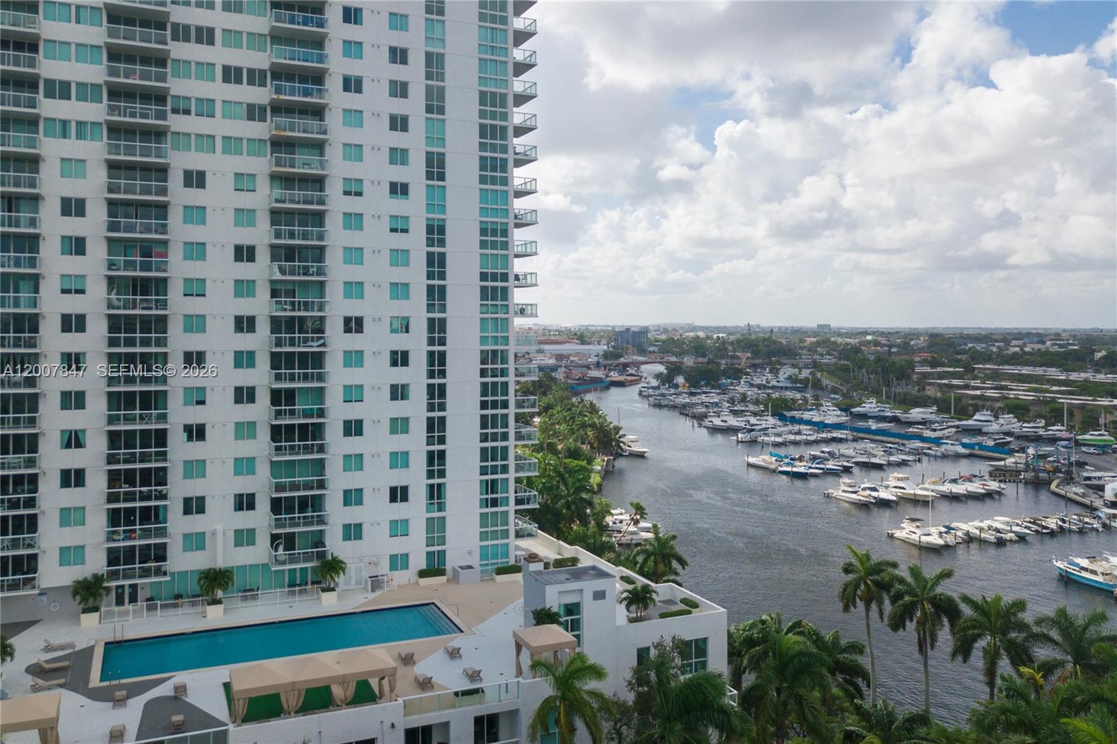 TERRAZAS RIVERPARK VILLAG - Residential