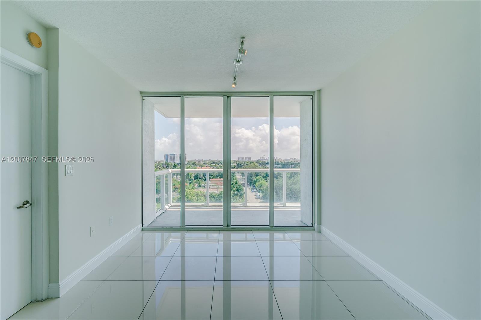 TERRAZAS RIVERPARK VILLAG - Residential