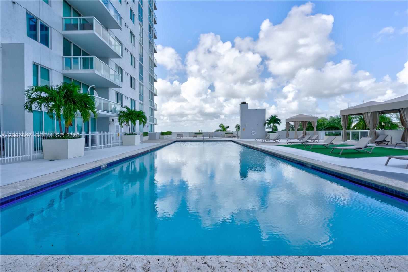 TERRAZAS RIVERPARK VILLAG - Residential