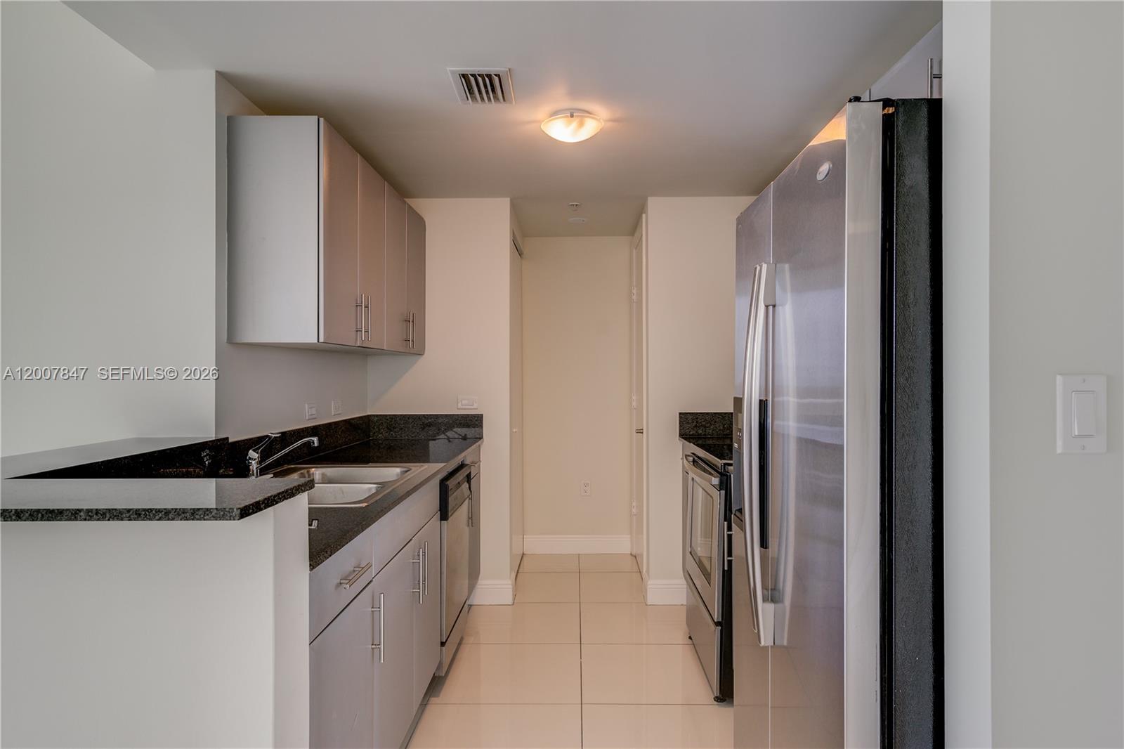 TERRAZAS RIVERPARK VILLAG - Residential