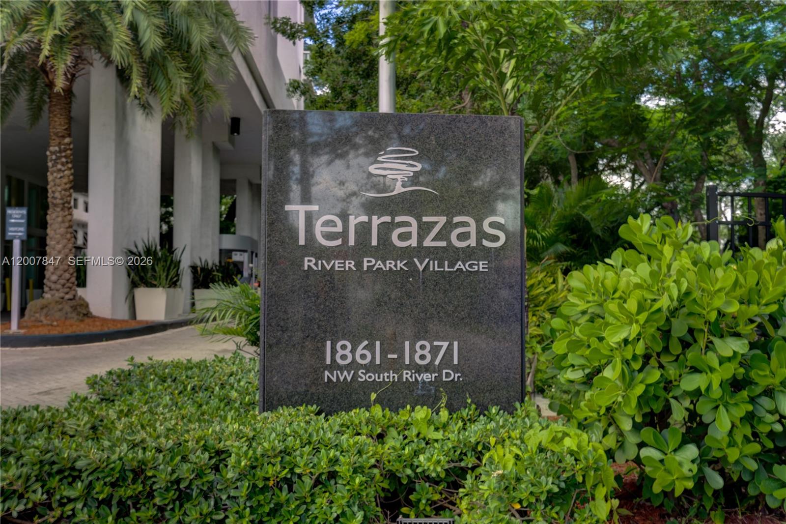 TERRAZAS RIVERPARK VILLAG - Residential