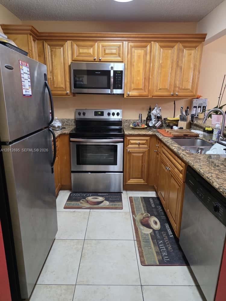 PALM BEACH PLACE CONDO - Residential Lease
