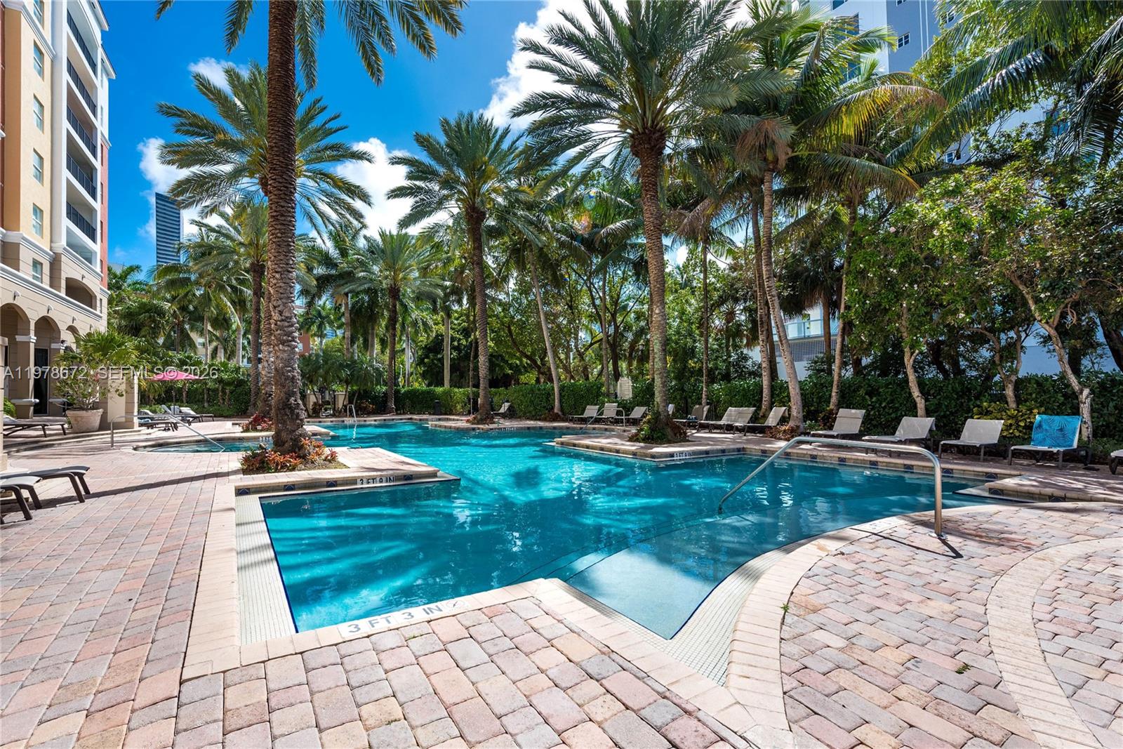 PORTO BELLAGIO CONDO - Residential