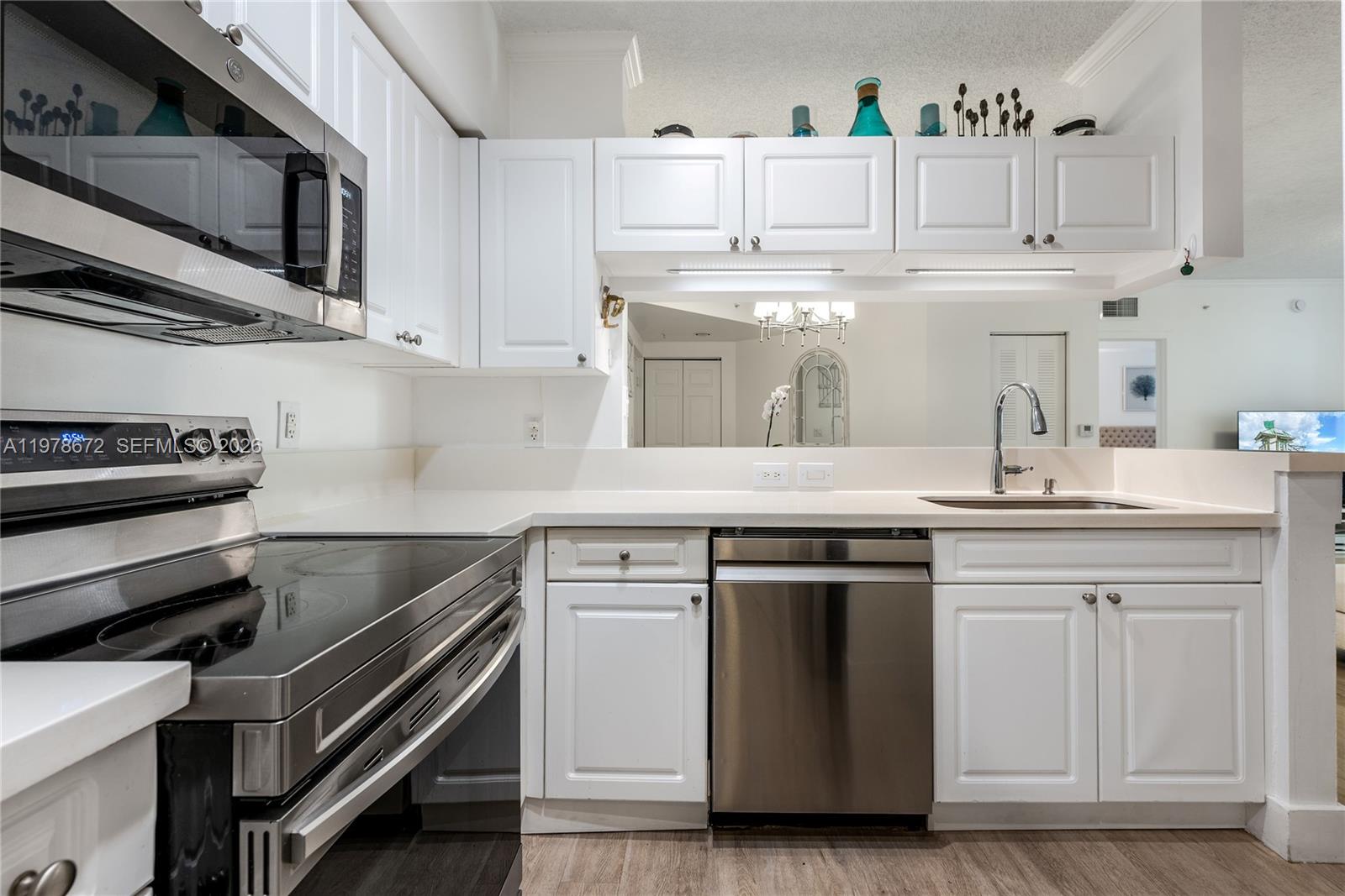 PORTO BELLAGIO CONDO - Residential