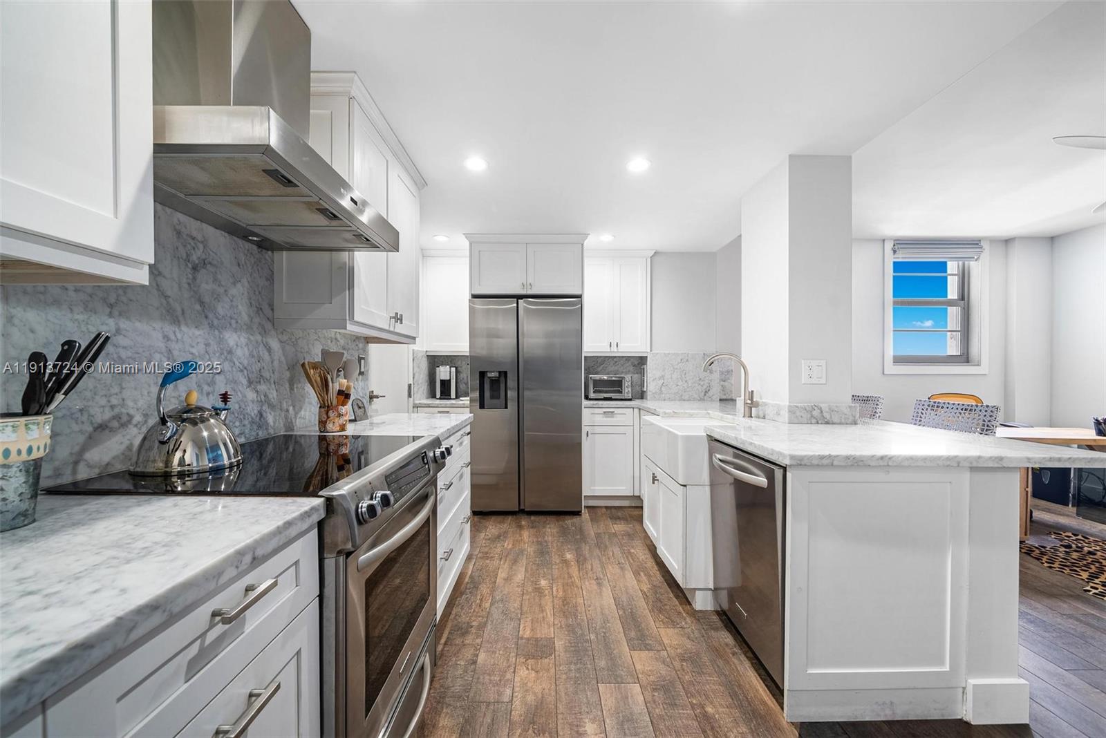 GABLES WATERWAY TOWERS CO - Residential