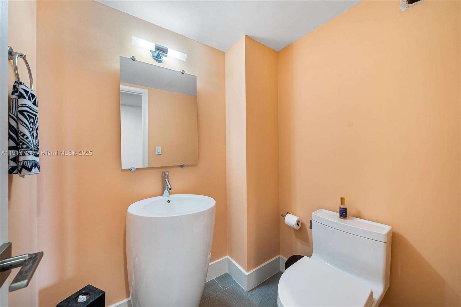 GABLES WATERWAY TOWERS CO - Residential