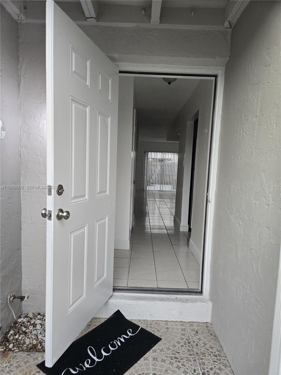 CORNERS OF KENDALL - Residential Lease