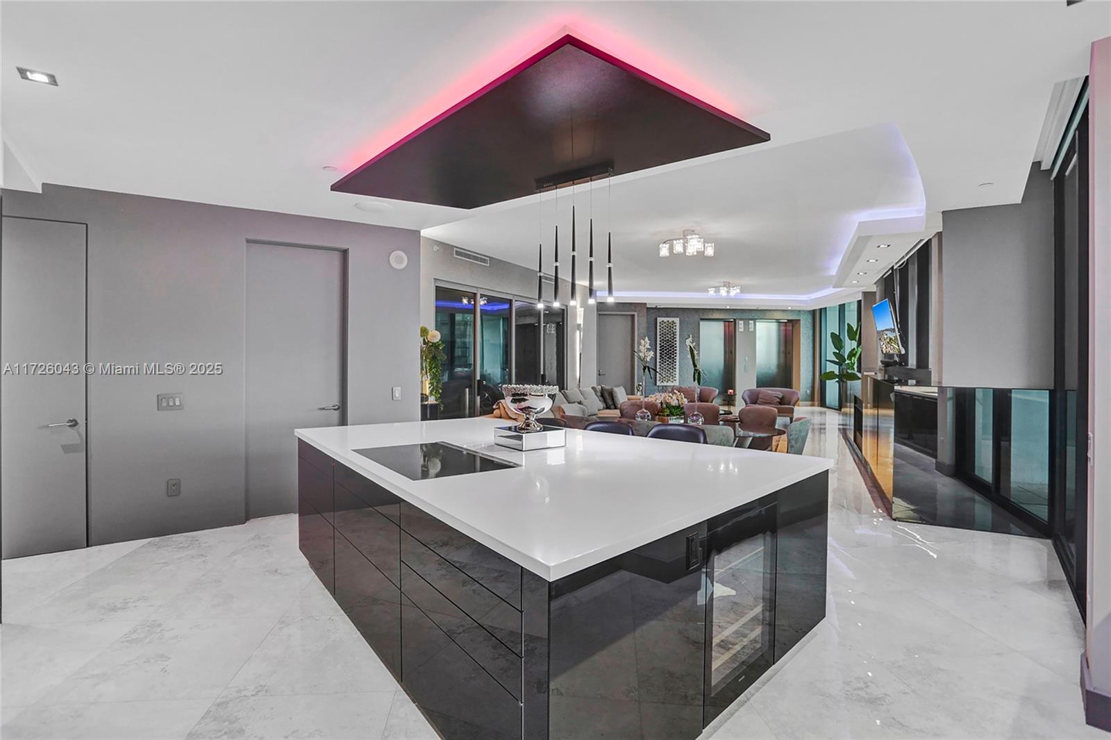 PORSCHE DESIGN TOWER - Residential