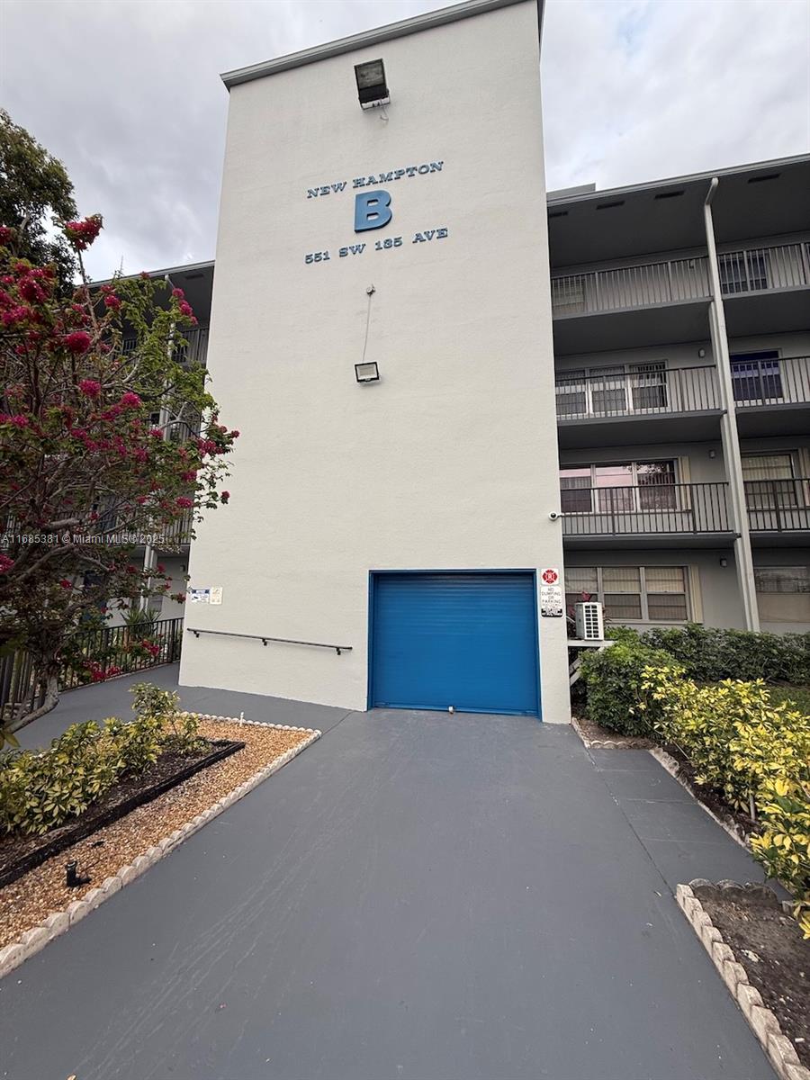 Property for Sale at 551 Sw 135th Ave 206B, Pembroke Pines, Miami-Dade County, Florida - Bedrooms: 2 
Bathrooms: 2  - $192,000