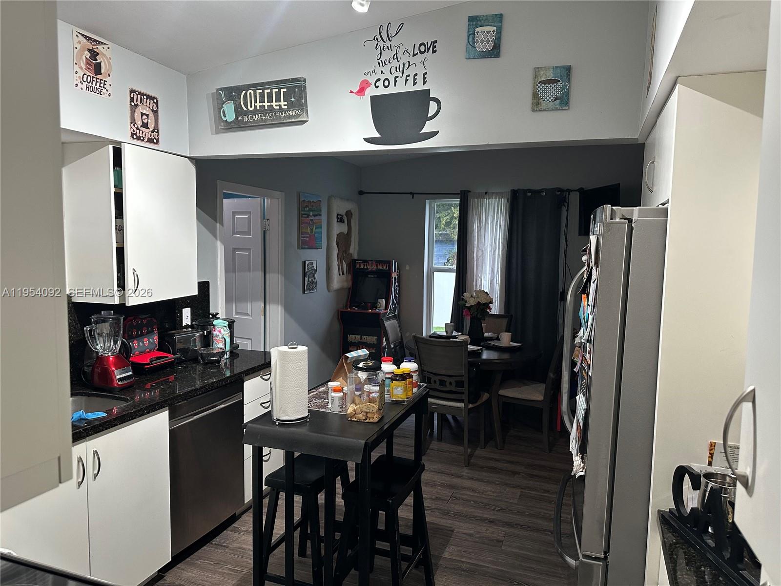 SILVER LAKE - Residential