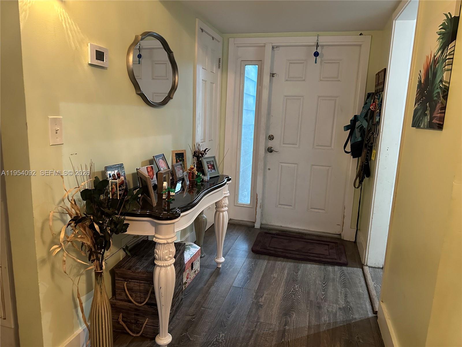 SILVER LAKE - Residential