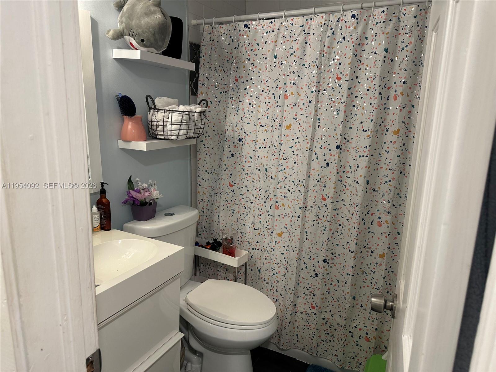 SILVER LAKE - Residential