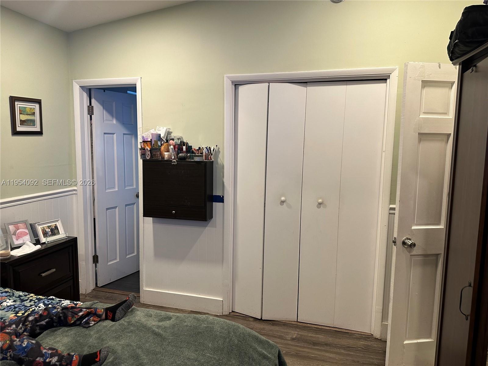 SILVER LAKE - Residential