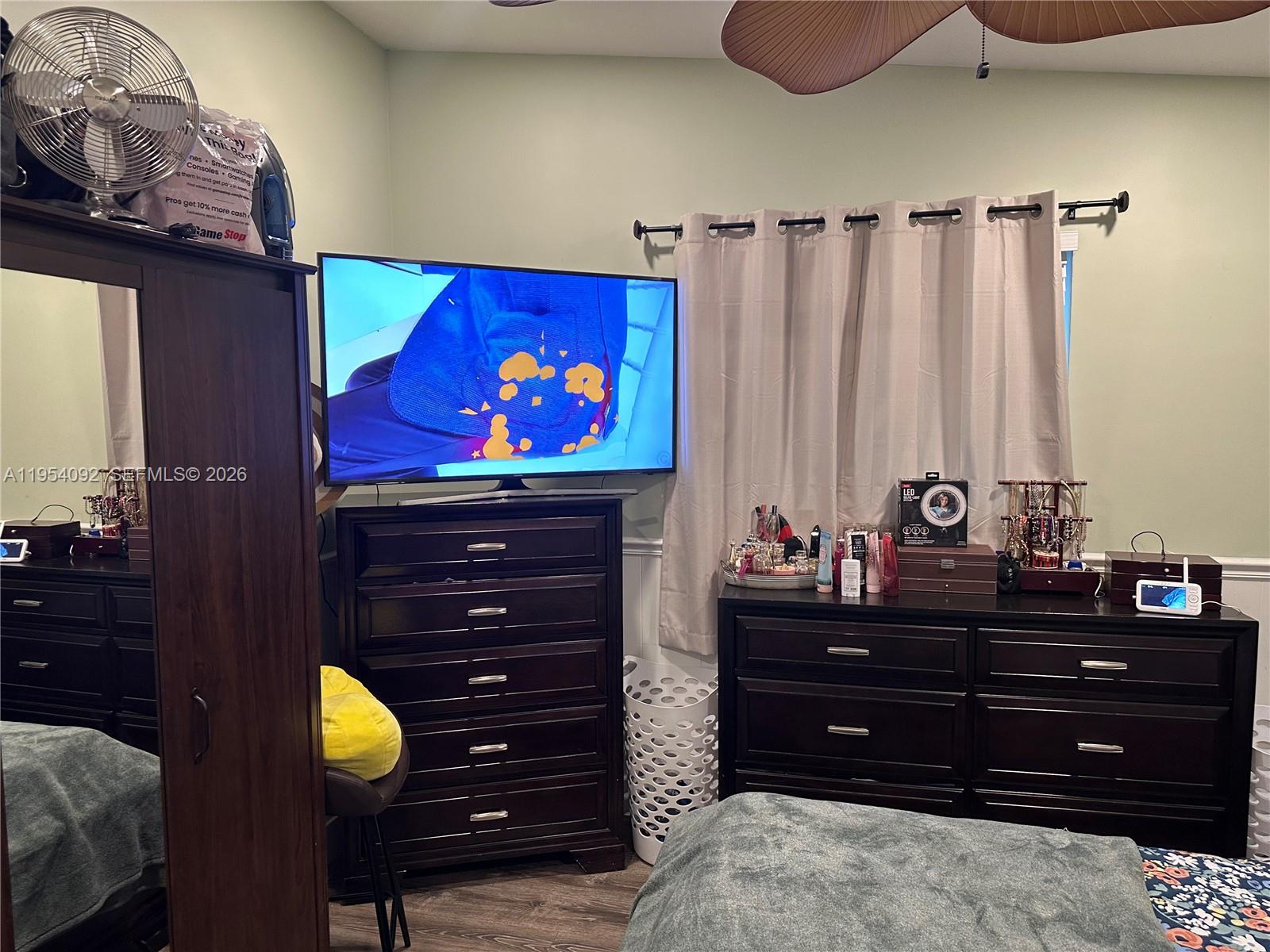 SILVER LAKE - Residential