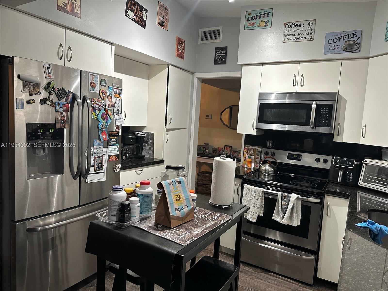 SILVER LAKE - Residential