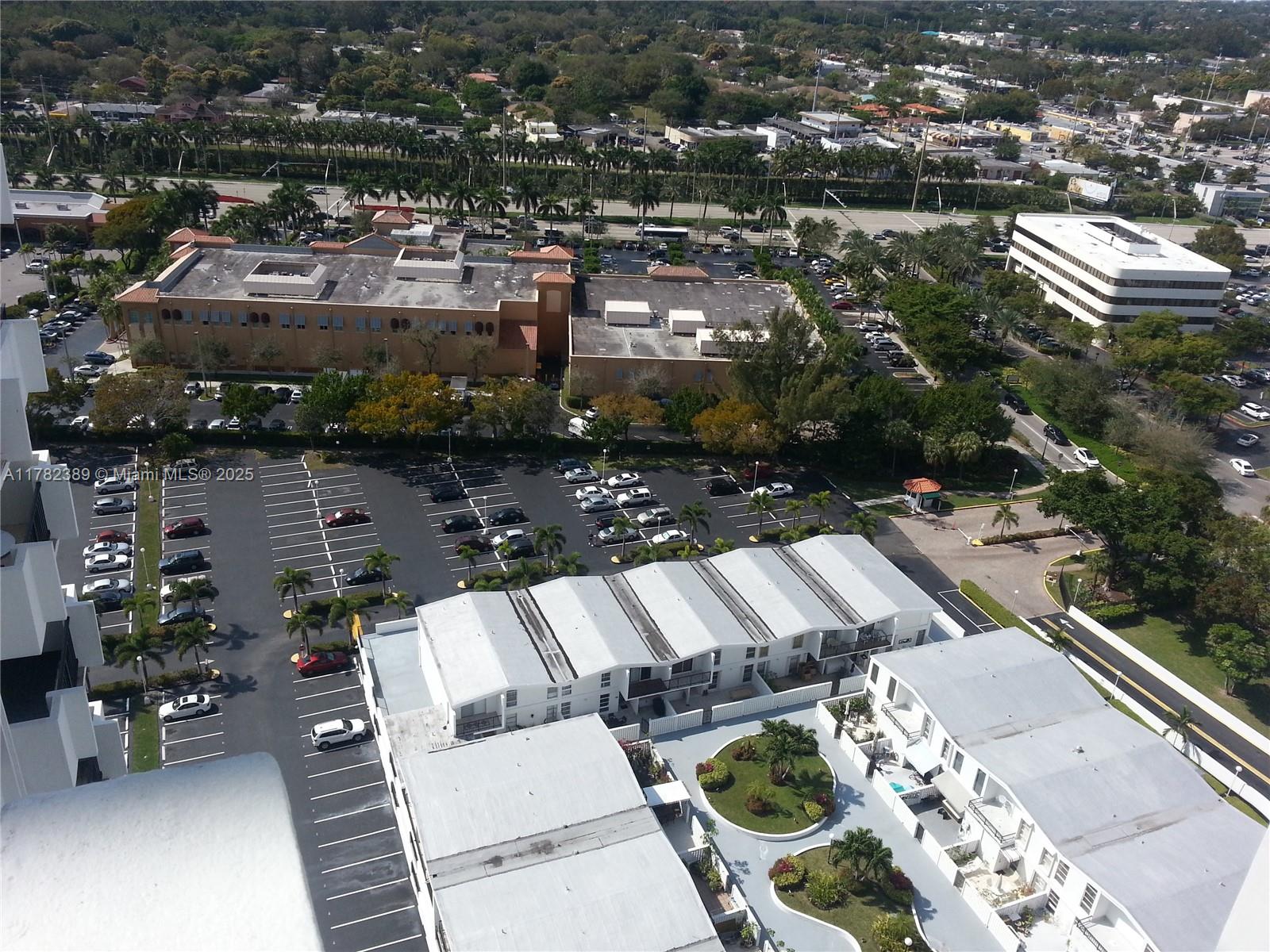 COMMODORE PLAZA CONDO - Residential