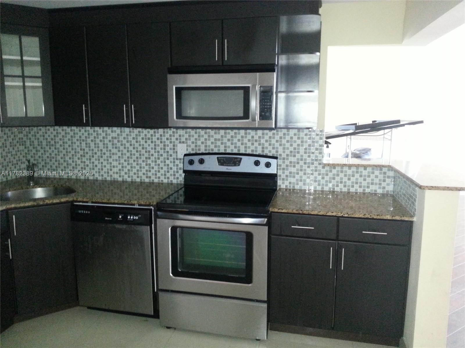 COMMODORE PLAZA CONDO - Residential