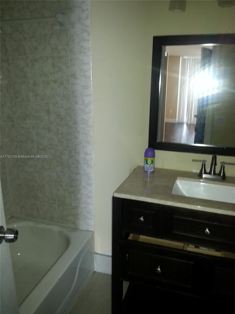 COMMODORE PLAZA CONDO - Residential