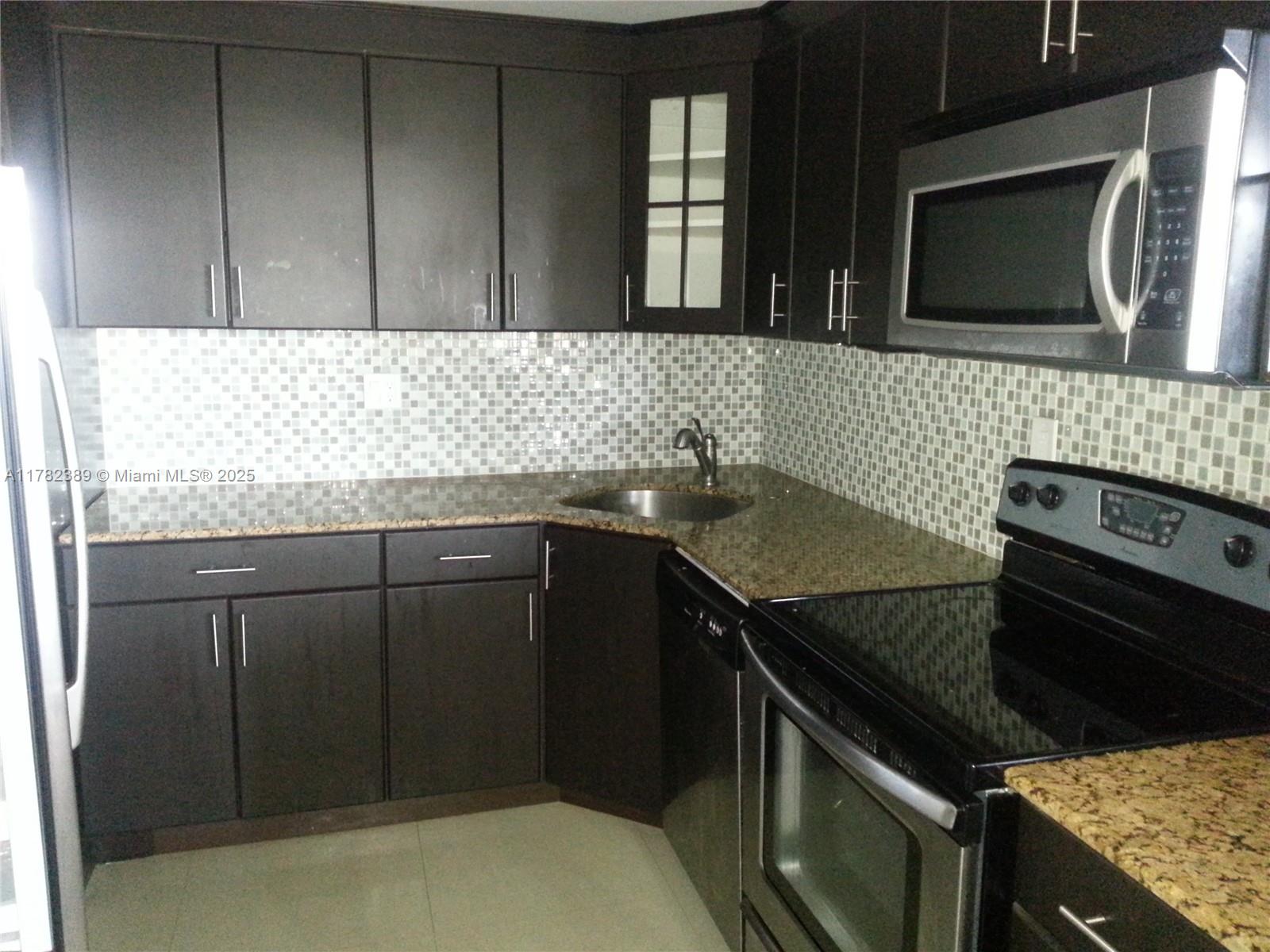 COMMODORE PLAZA CONDO - Residential