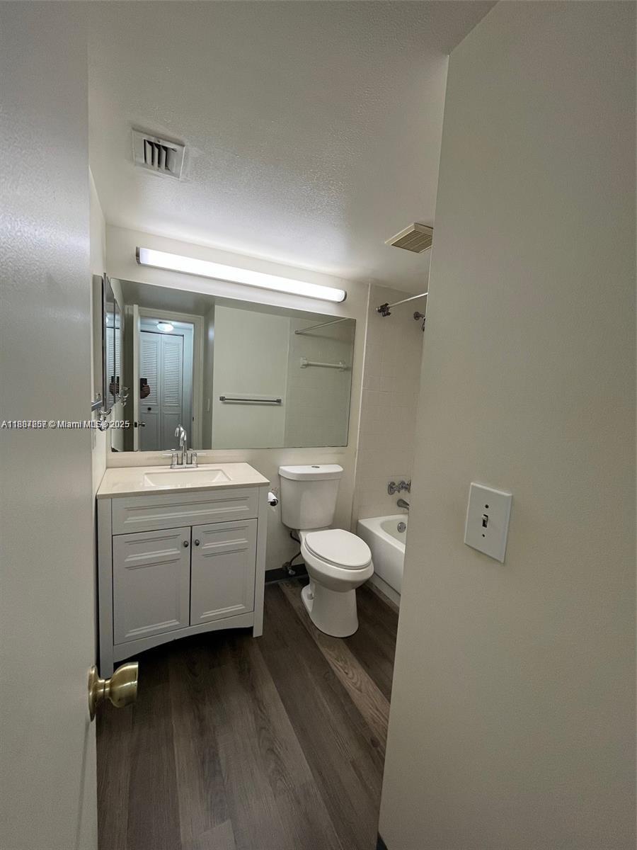 PINE RIDGE NORTH I CONDO - Residential Lease