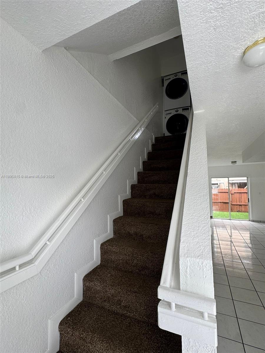 LAS VILLAS DE FOUNTAINBLE - Residential Lease