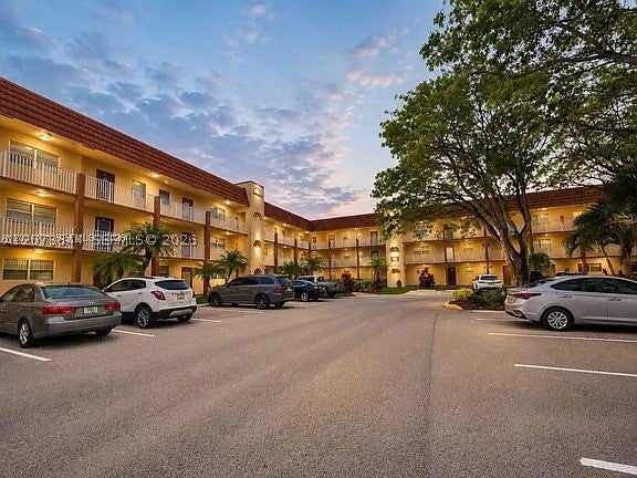 2801 N Pine Island Rd 208