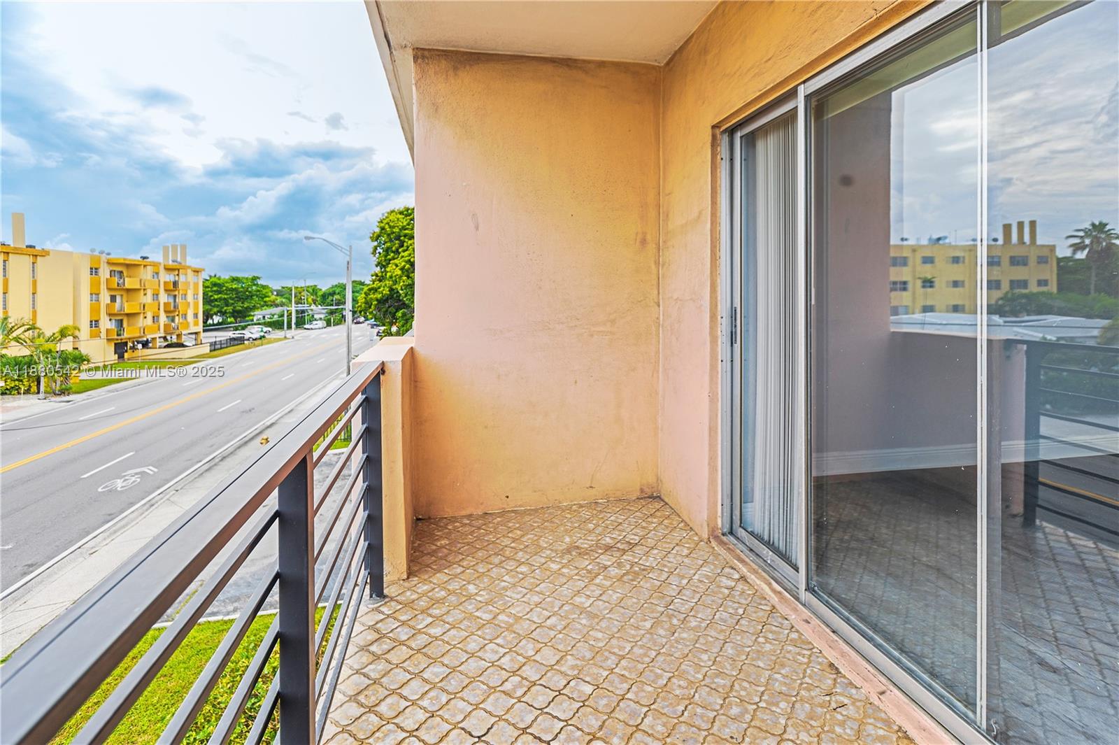 MALKY CONDO - Residential Lease