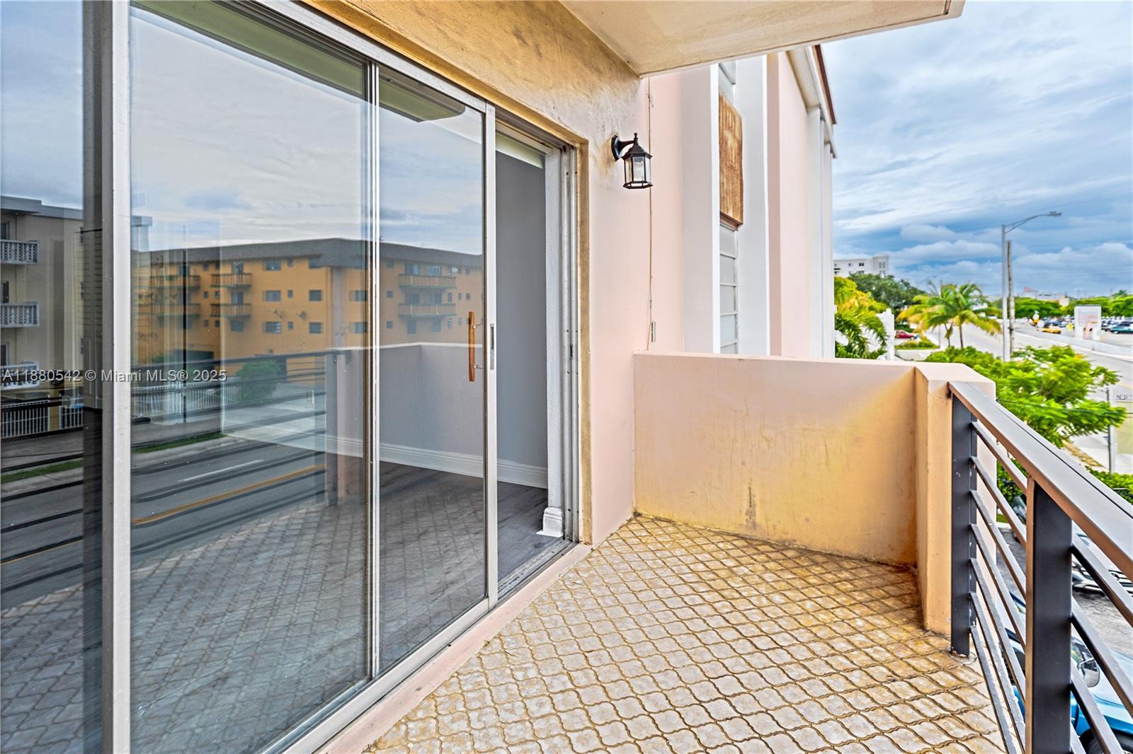 MALKY CONDO - Residential Lease