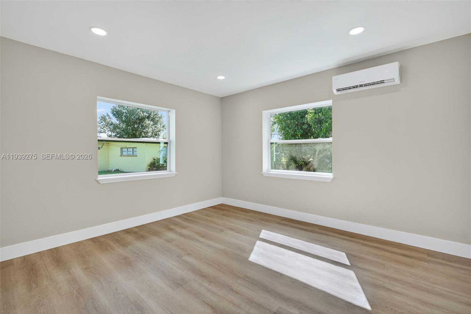 Belle Aire Lagoon - Residential