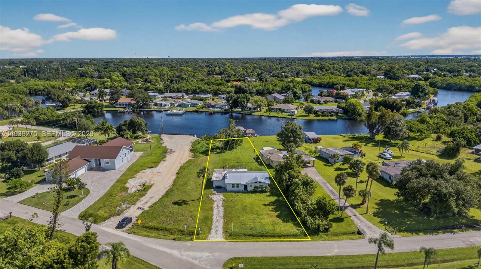 Belle Aire Lagoon - Residential