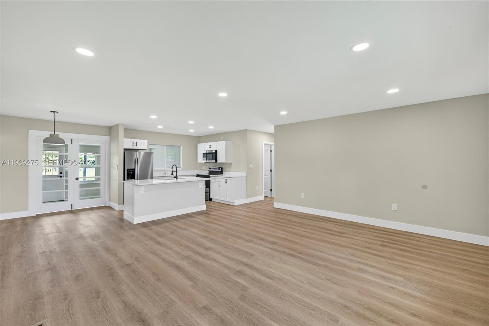 Belle Aire Lagoon - Residential