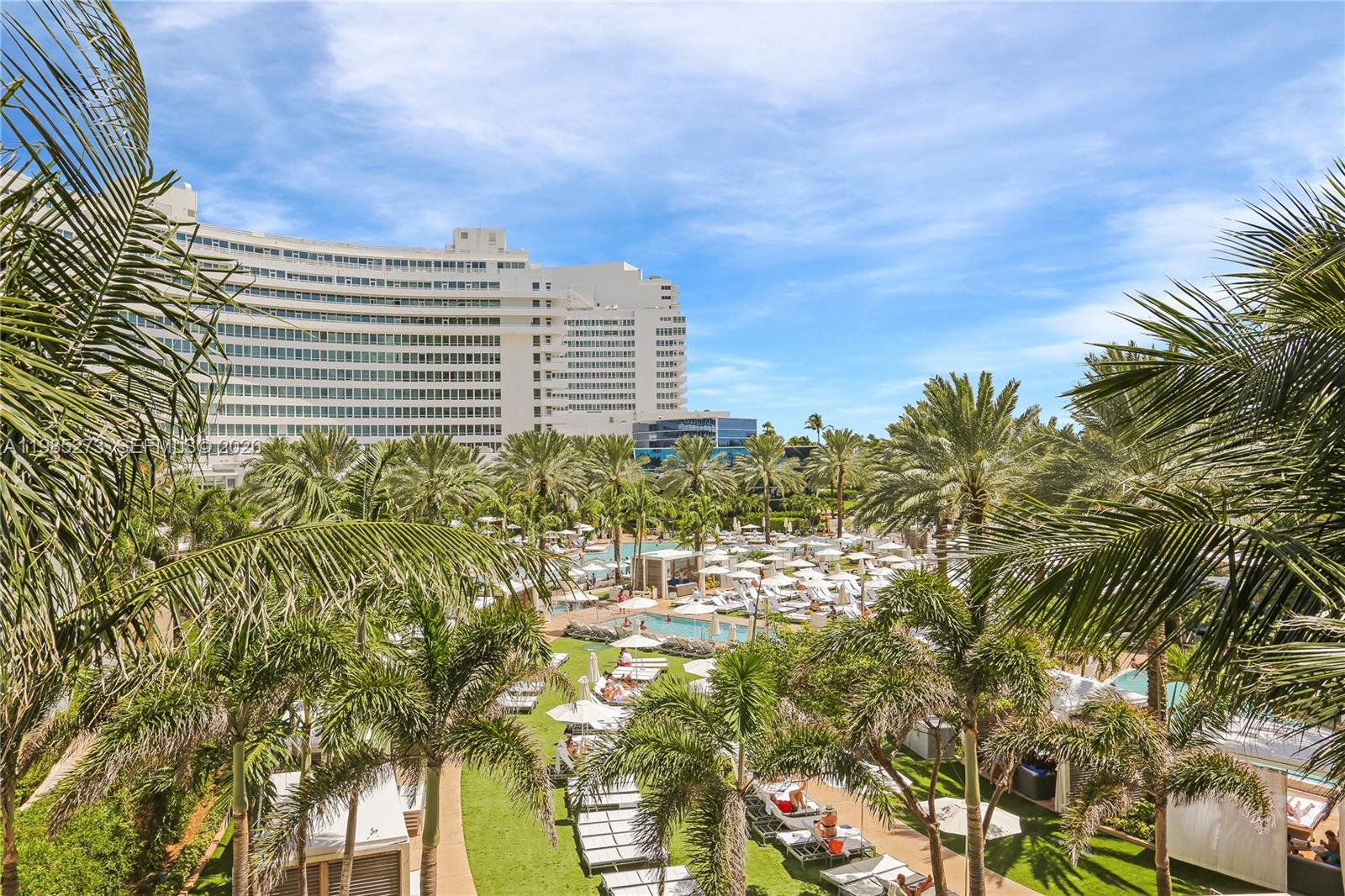 FONTAINEBLEAU III - Residential