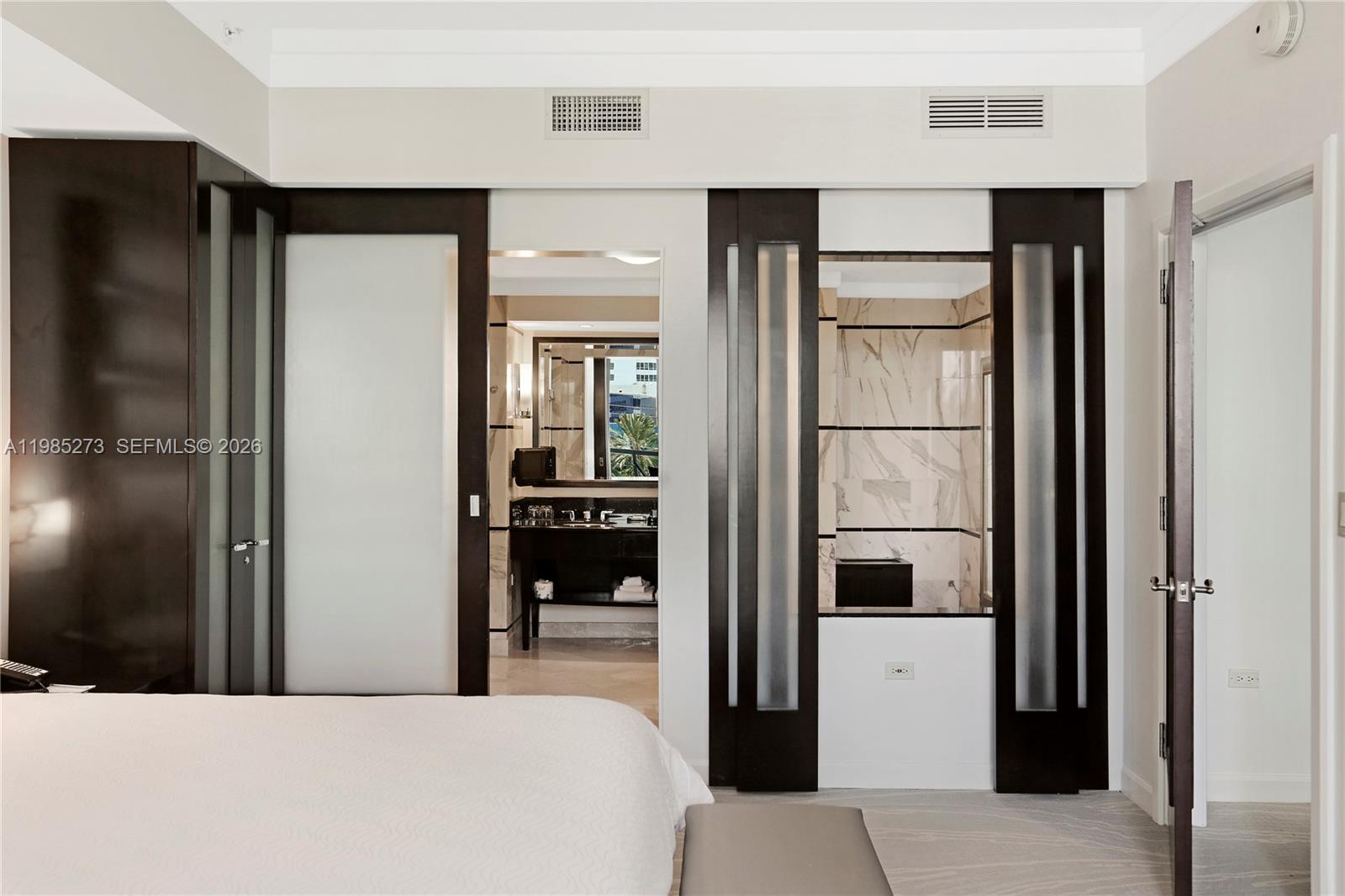 FONTAINEBLEAU III - Residential