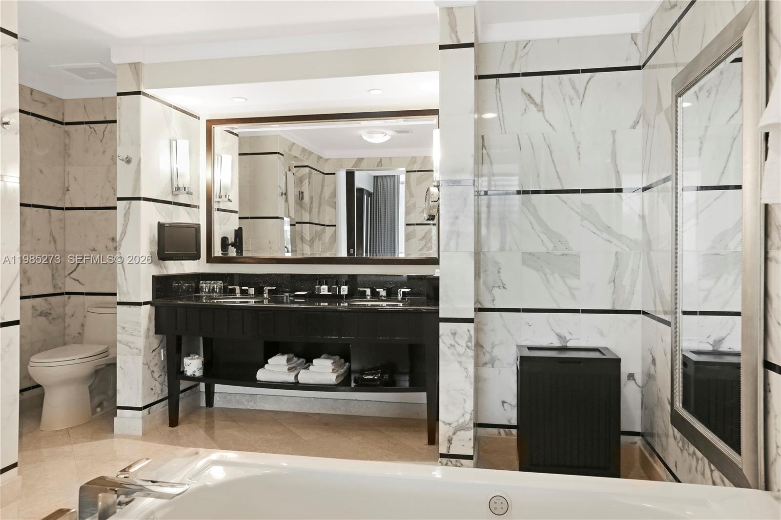 FONTAINEBLEAU III - Residential