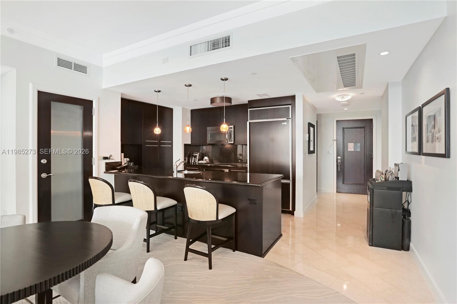 FONTAINEBLEAU III - Residential