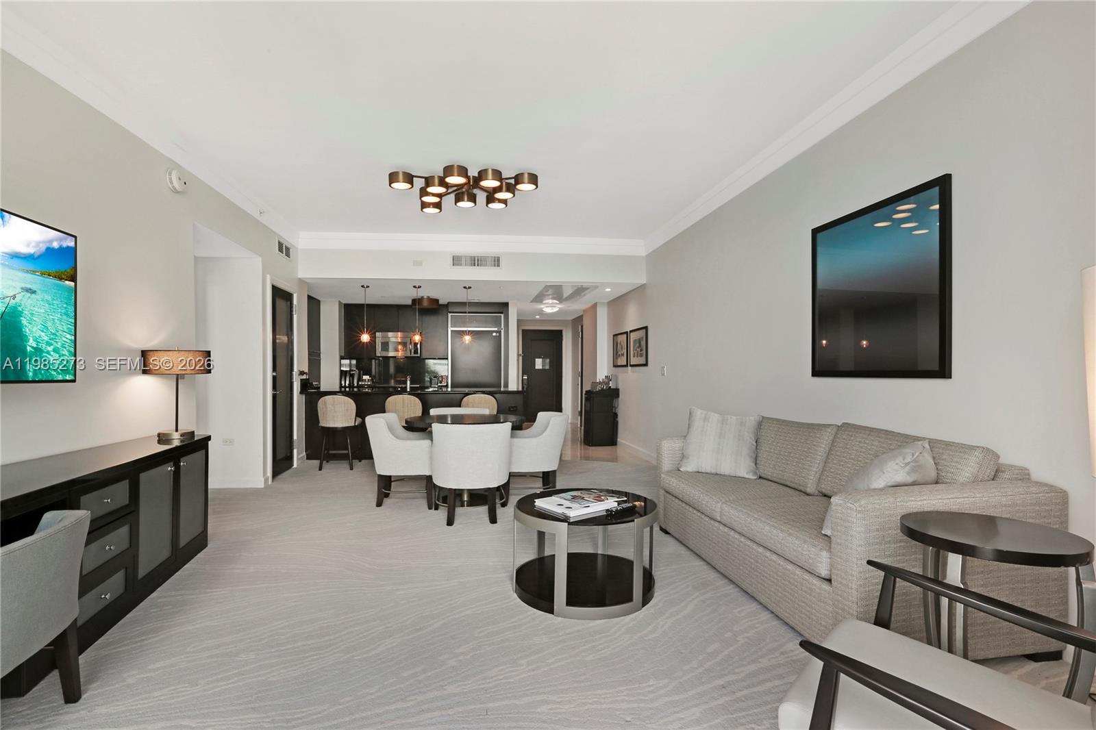 FONTAINEBLEAU III - Residential