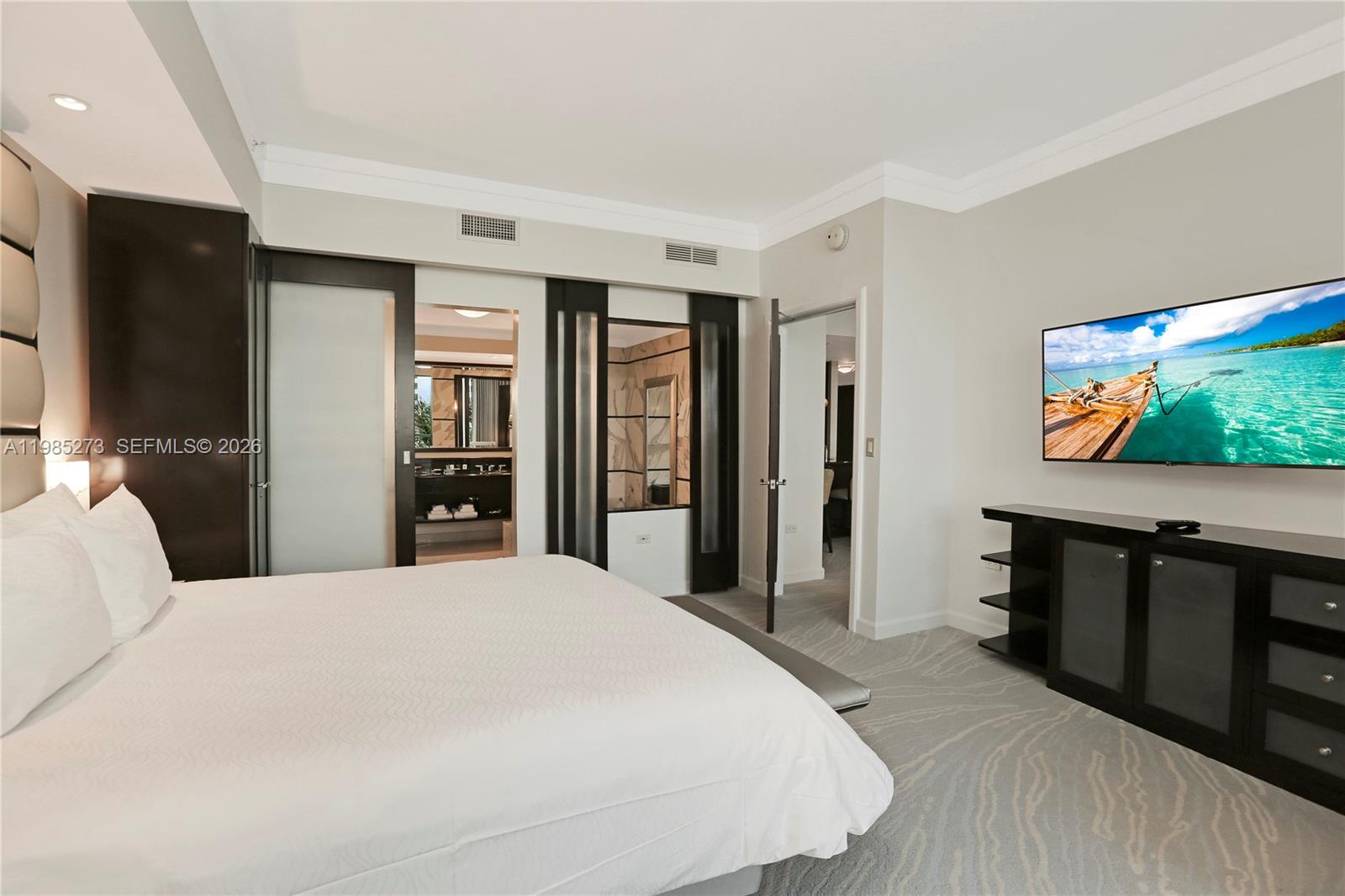 FONTAINEBLEAU III - Residential