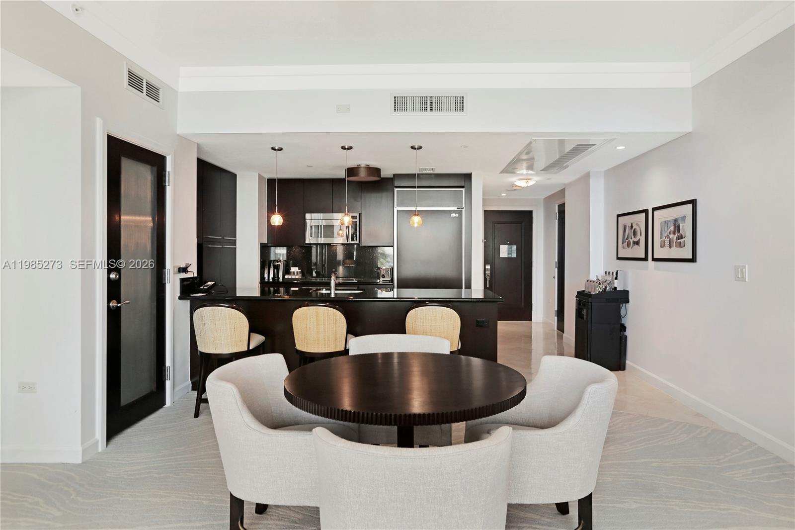 FONTAINEBLEAU III - Residential