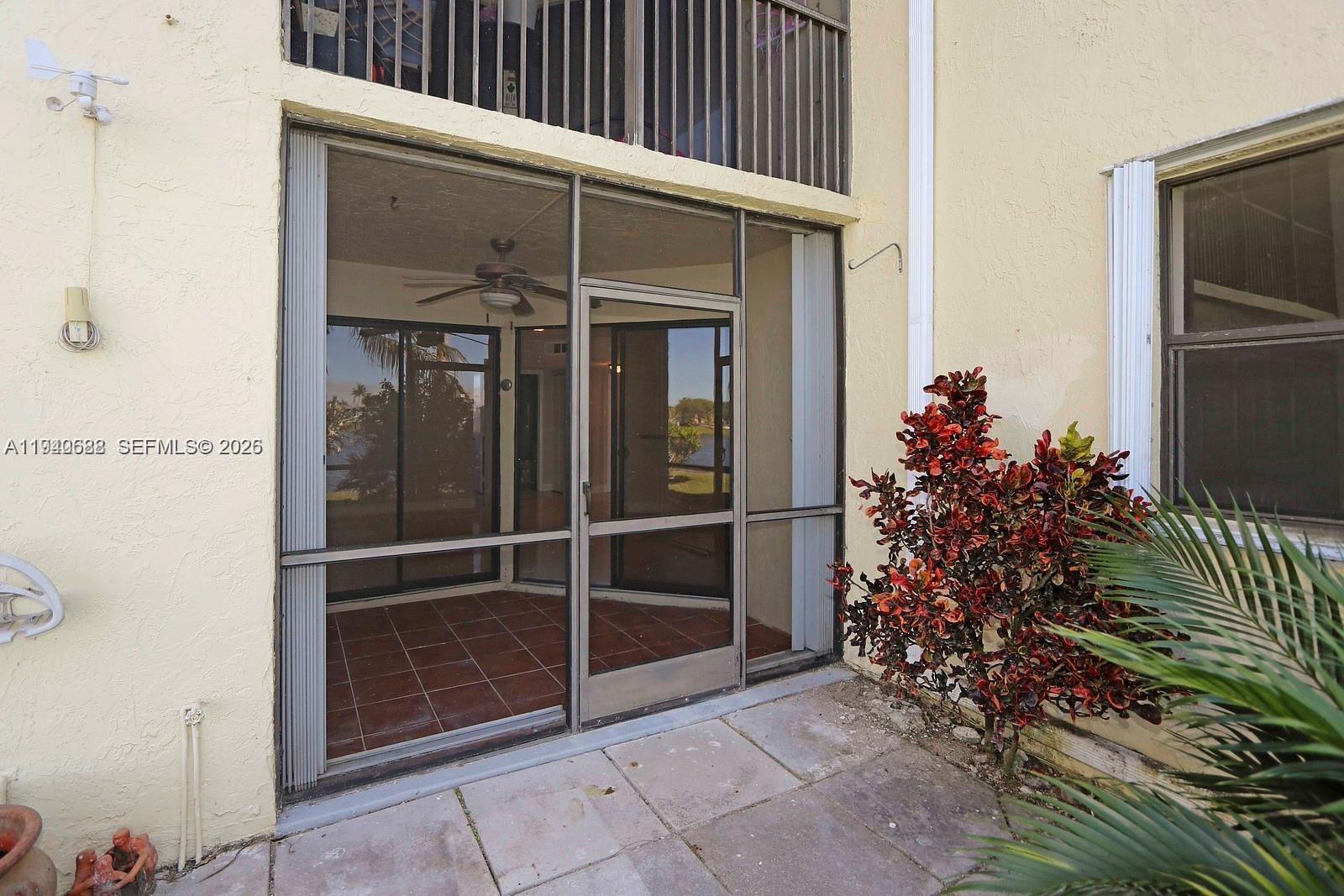 LAKESHORE CONDO 7 - Residential