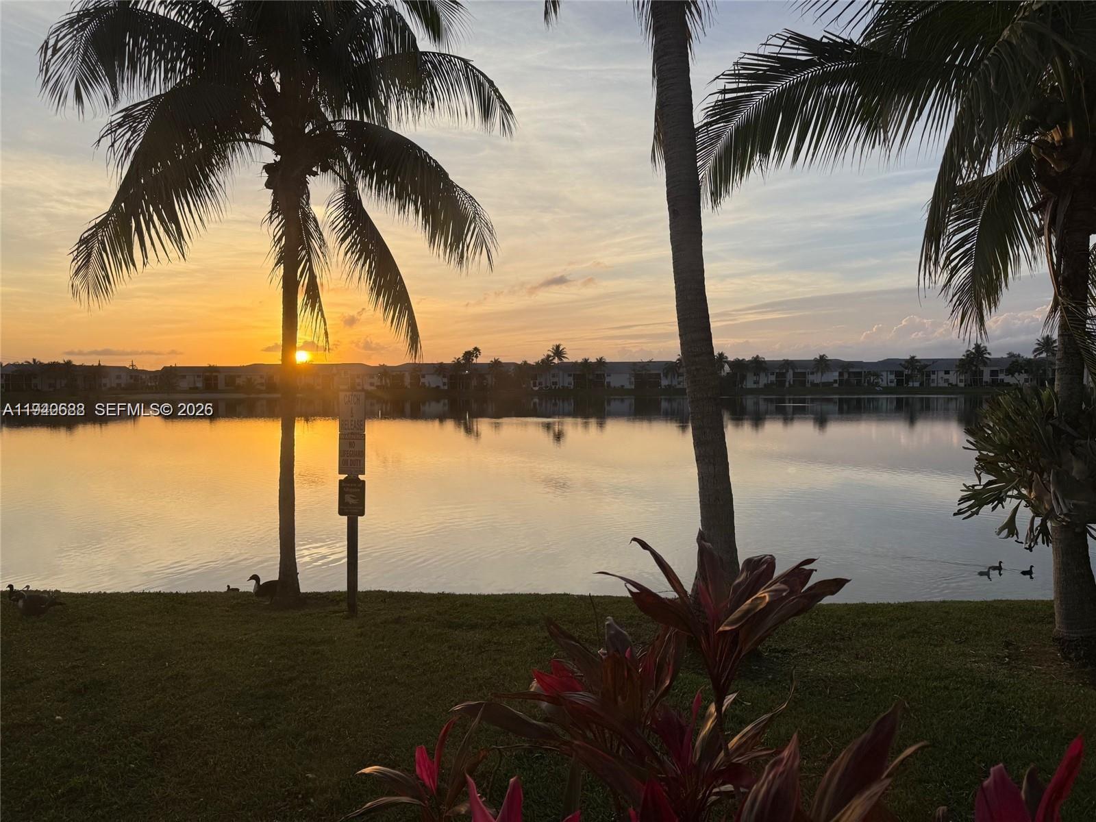 LAKESHORE CONDO 7 - Residential