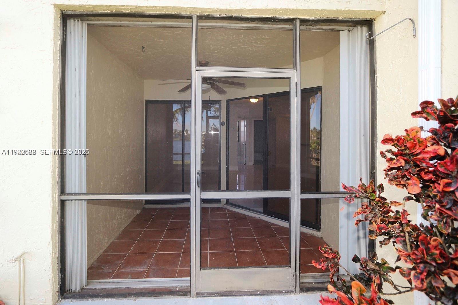 LAKESHORE CONDO 7 - Residential