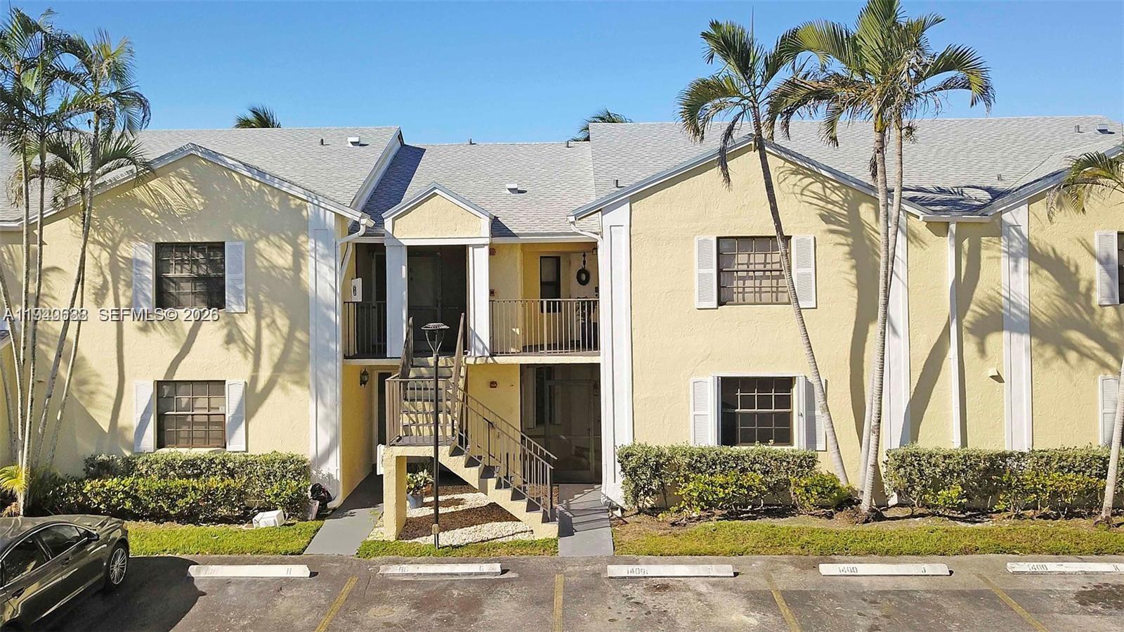 LAKESHORE CONDO 7 - Residential