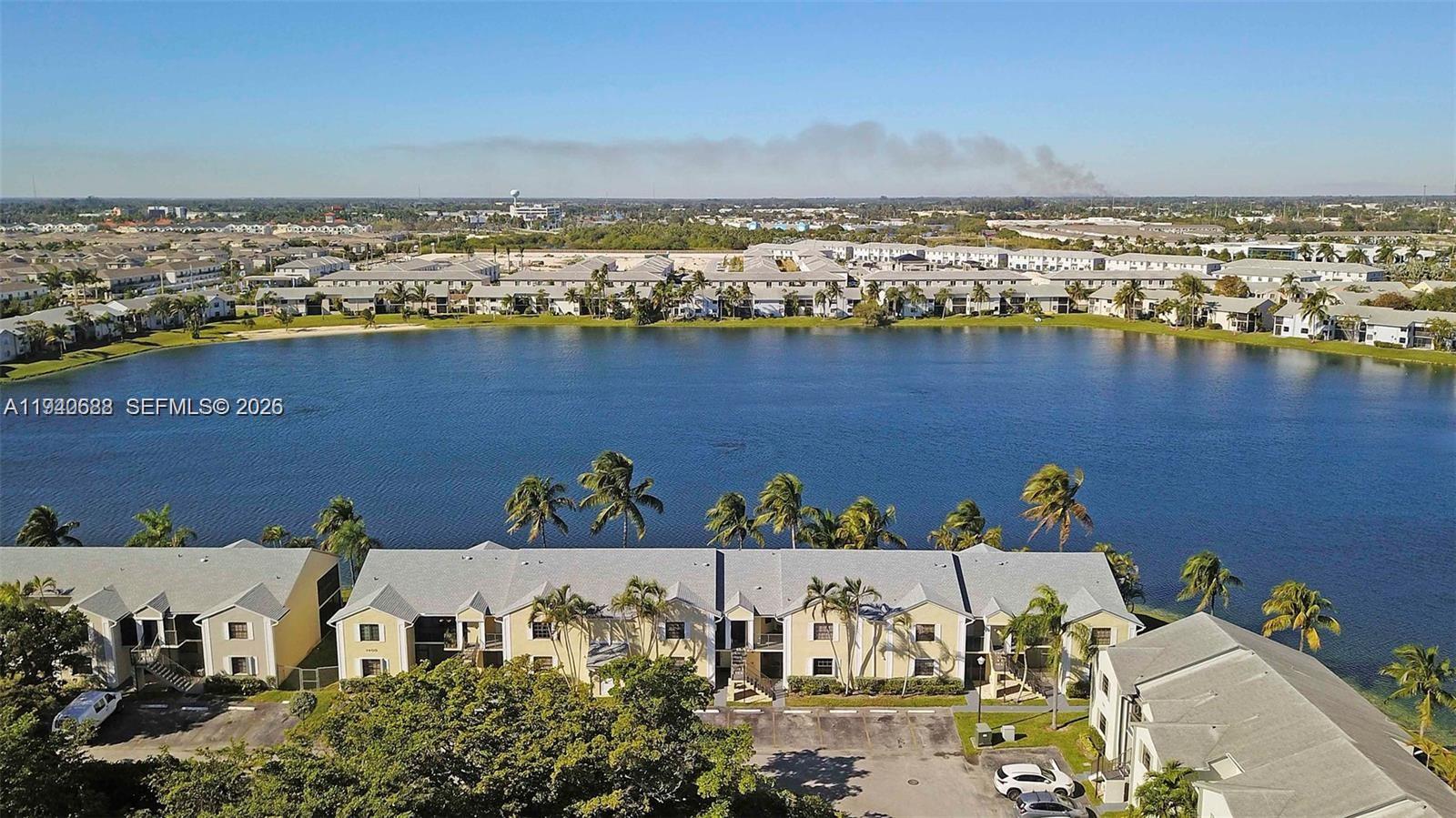 LAKESHORE CONDO 7 - Residential