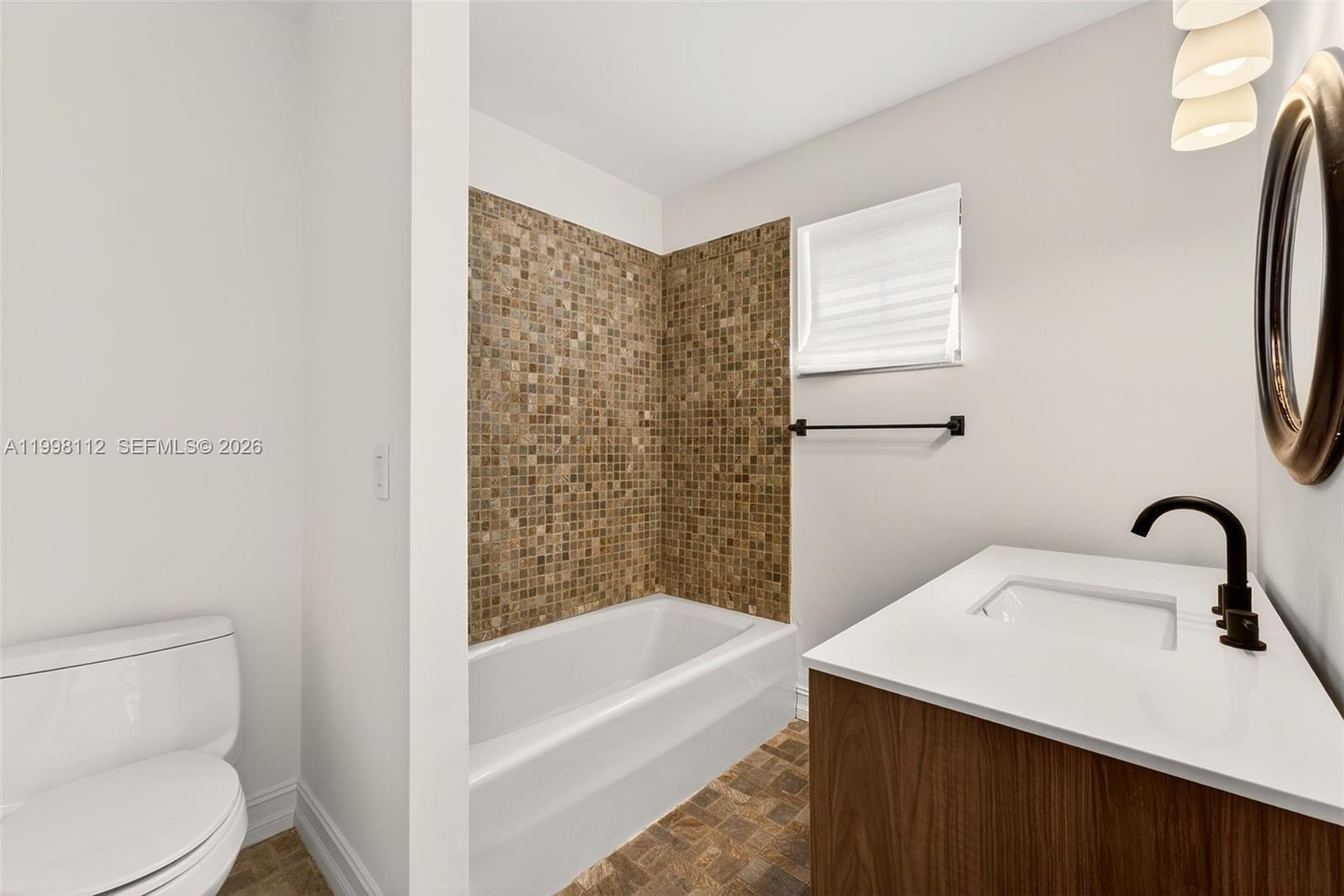 J G HEADS FARMS UNIT A - Residential Lease