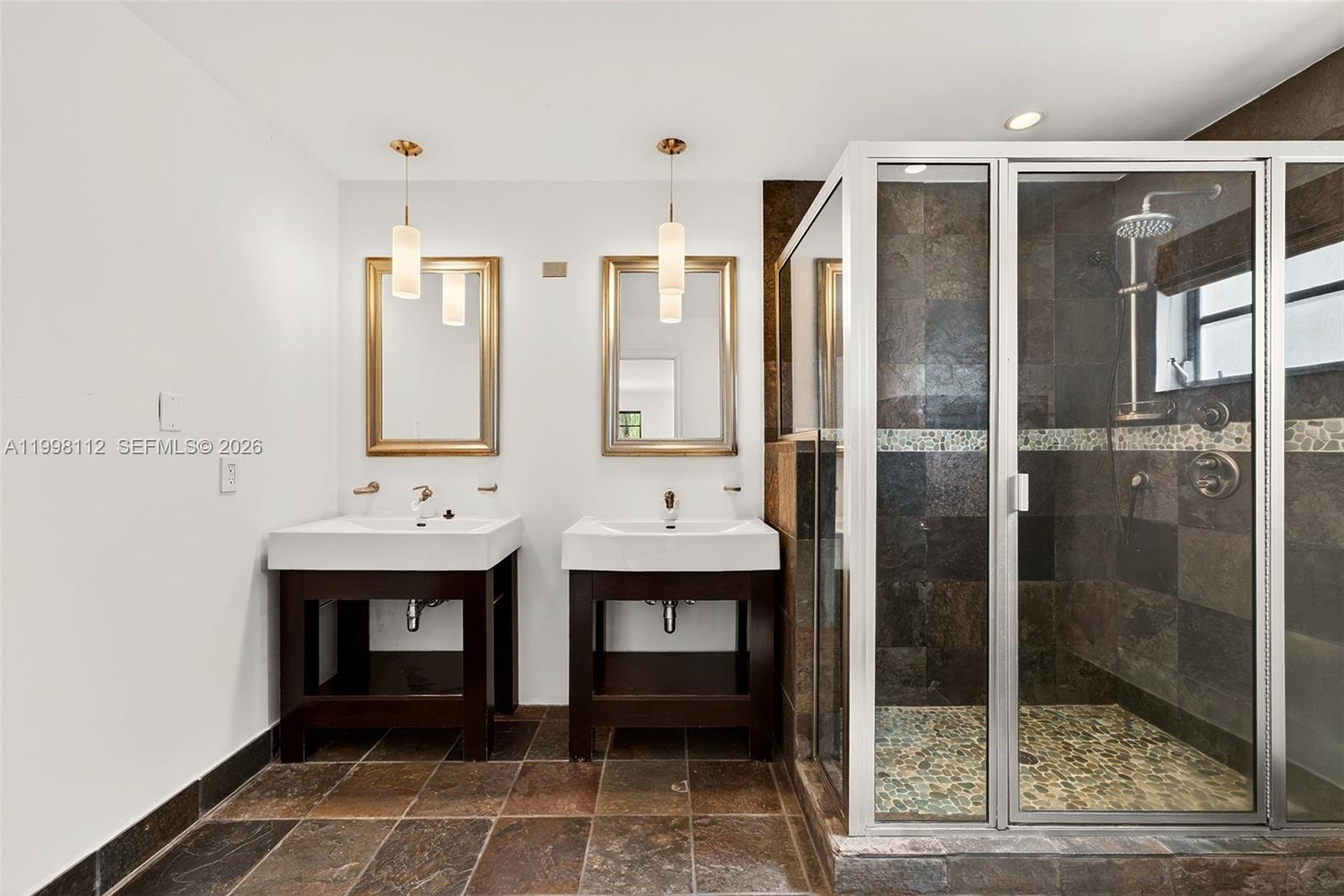 J G HEADS FARMS UNIT A - Residential Lease