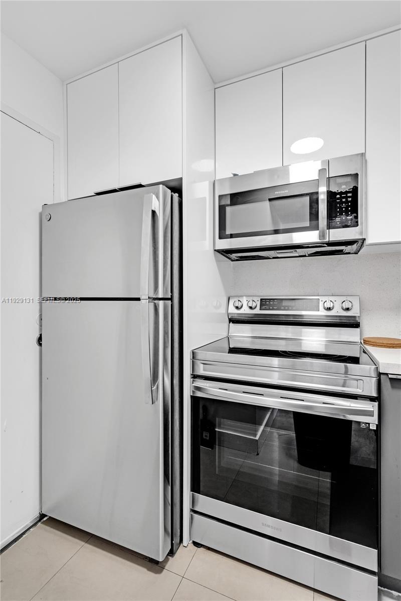 SOUTH BAY CLUB CONDO - Residential Lease