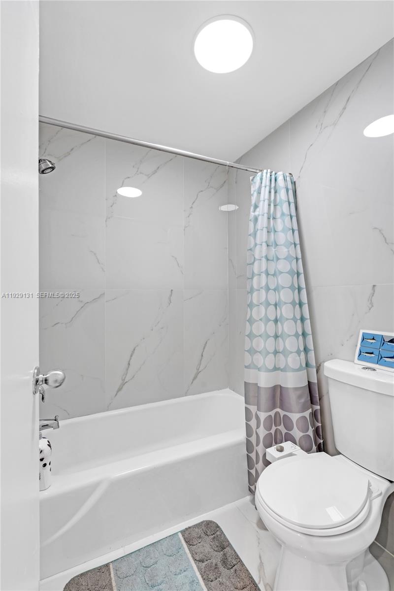 SOUTH BAY CLUB CONDO - Residential Lease