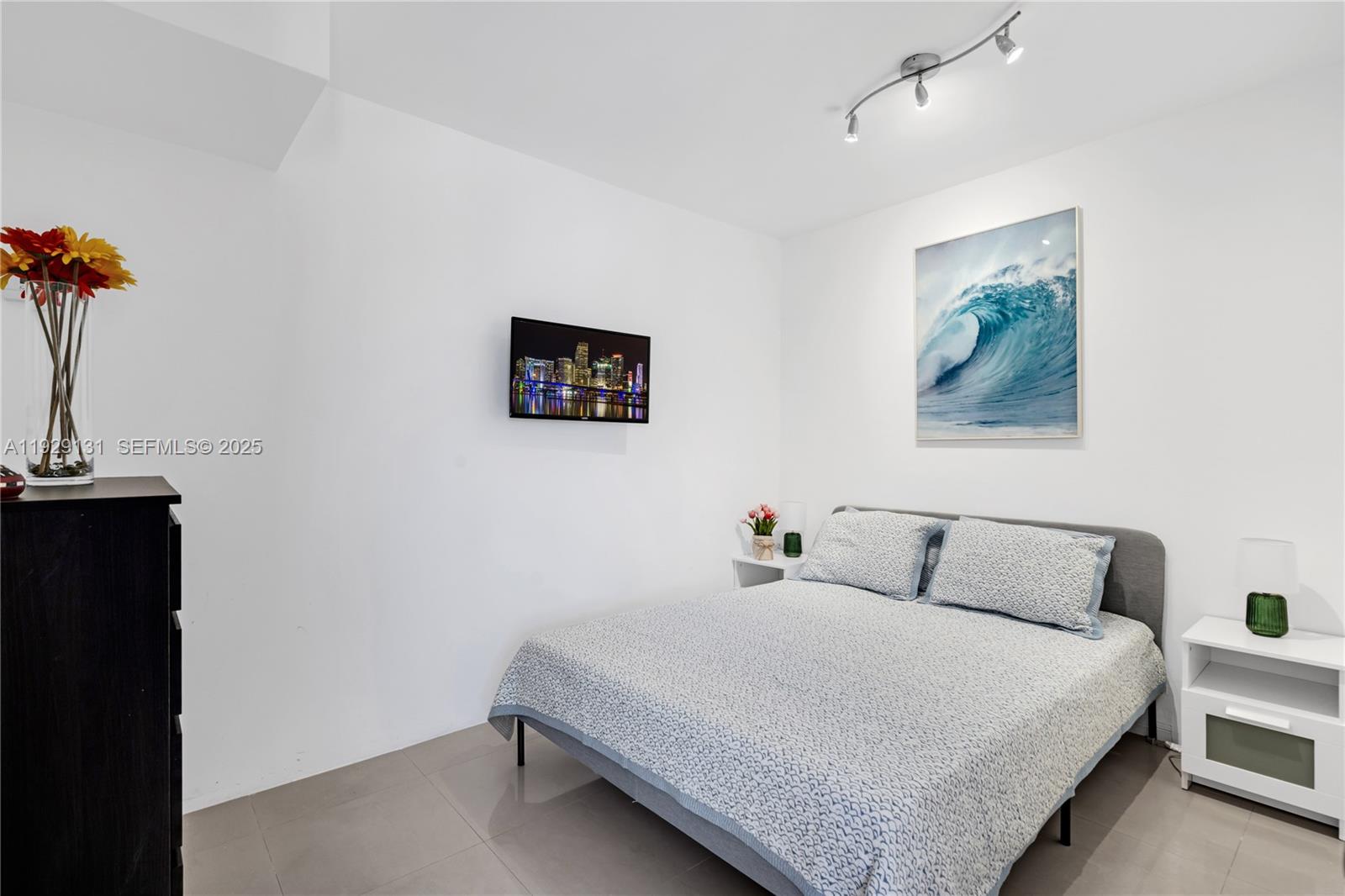 SOUTH BAY CLUB CONDO - Residential Lease